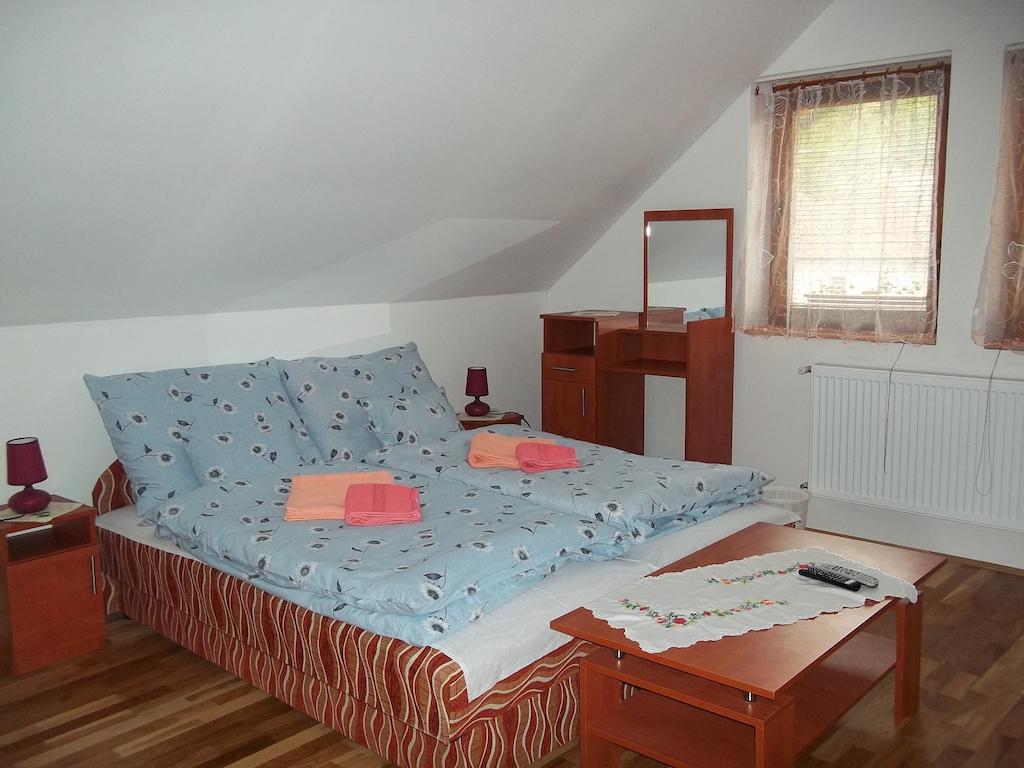 Szikla Vendeghaz Hotell Istenmezeje Rom bilde